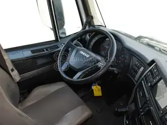 2017-iveco-as440s46t-44313684