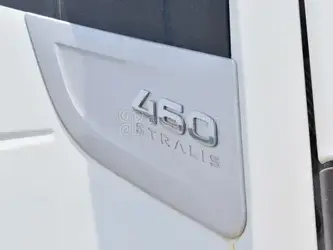 2017-iveco-as440s46t-44313685