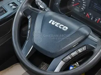 2017-iveco-as440s46t-44313686