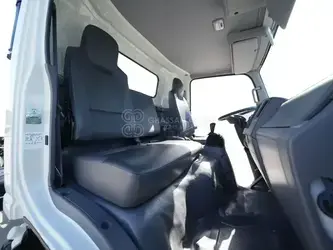 2024-isuzu-npr-1394938-44313933