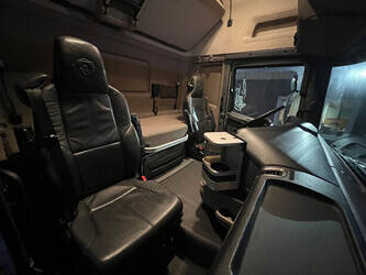 2016-scania-r580-1393896-44314067