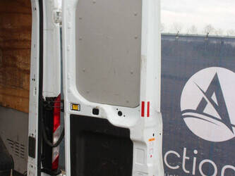 2020-ford-transit-1394977-44314936