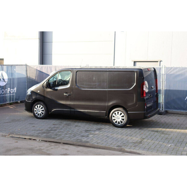 2020 Renault Trafic-44315234