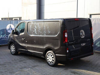 2020-renault-trafic-1394985-44315235