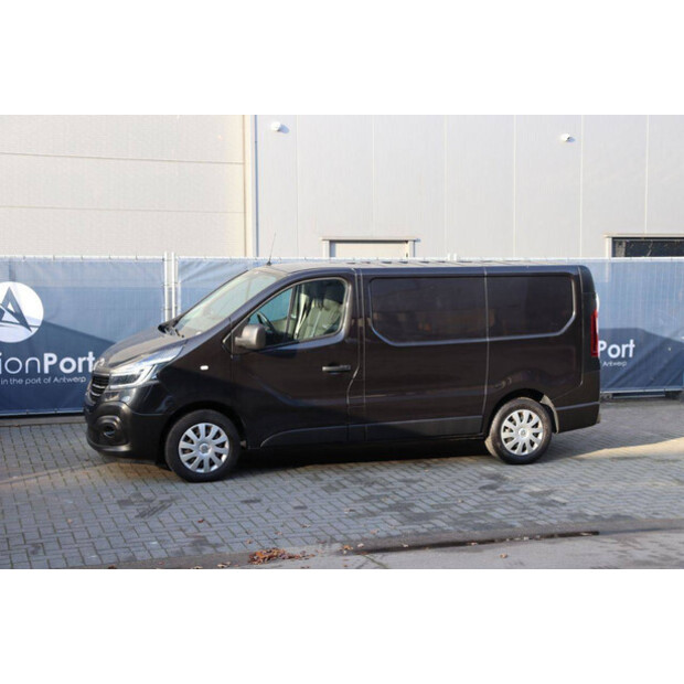 2020 Renault Trafic-44315240