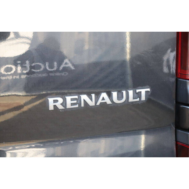 2020 Renault Trafic-44315248