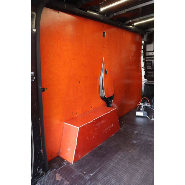 2020 Renault Trafic-44315252