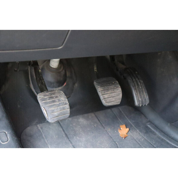 2020 Renault Trafic-44315262