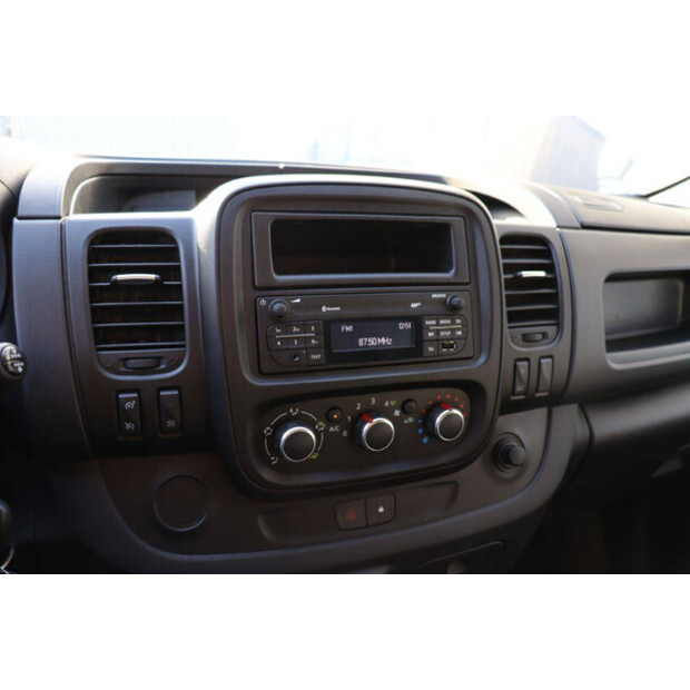 2020 Renault Trafic-44315265