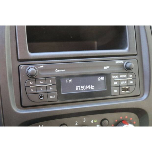 2020 Renault Trafic-44315267