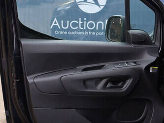 2019-peugeot-partner-1394996-44315773