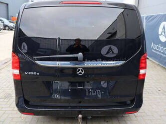 2020-mercedes-benz-v-klasse-1394998-44315822