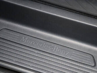 2020-mercedes-benz-v-klasse-1394998-44315875