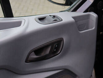 2019-ford-transit-1395001-44315981