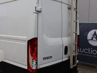 2015-iveco-daily-35s17-1395003-44316041