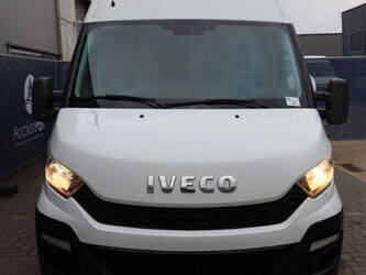 2015-iveco-daily-35s17-1395003-44316045