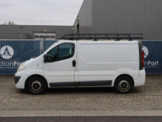 2012-renault-trafic-1395014-44316503