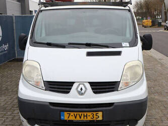 2012-renault-trafic-1395014-44316509