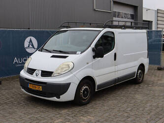 2012-renault-trafic-1395014-44316510