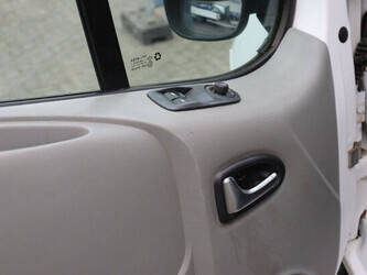 2012-renault-trafic-1395014-44316533