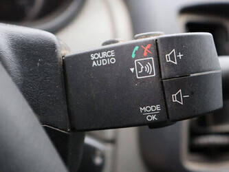 2012-renault-trafic-1395014-44316555