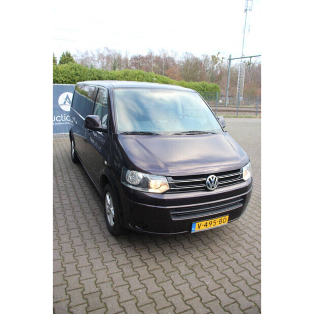 2013 Volkswagen CARAVELLE-44316861