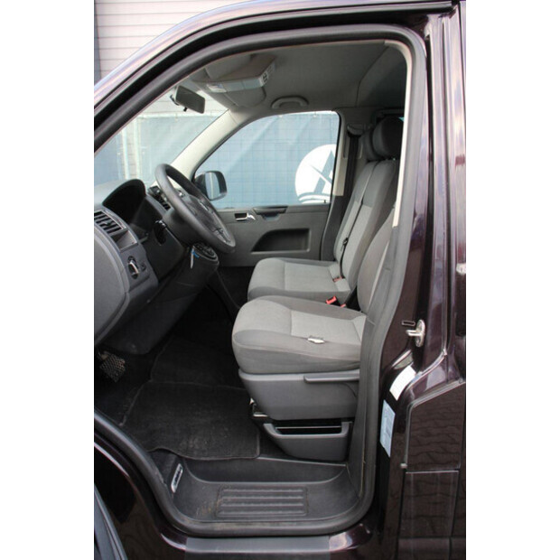 2013 Volkswagen CARAVELLE-44316881