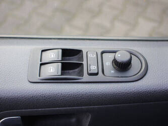 2013-volkswagen-caravelle-44316883