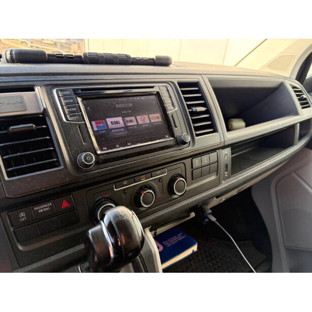 Volkswagen Transporter-44317007