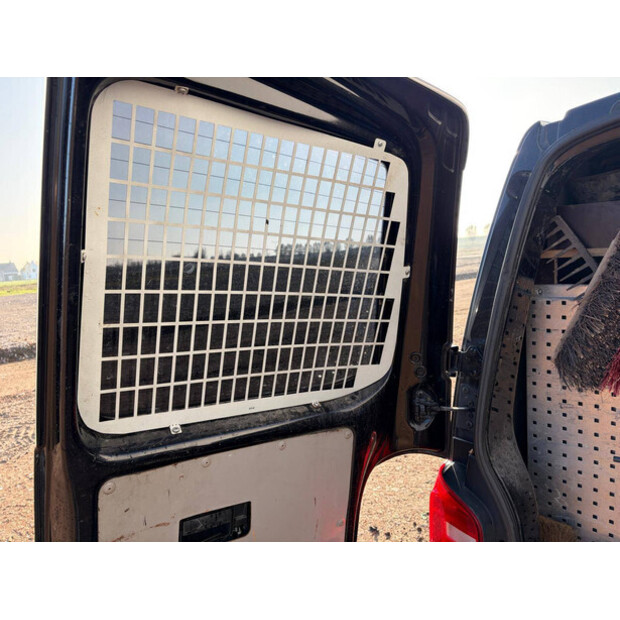 Volkswagen Transporter-44317016