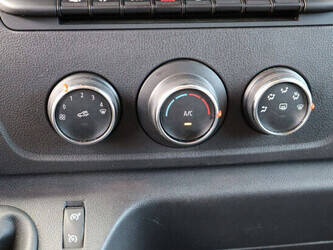 renault-master-1395028-44317149