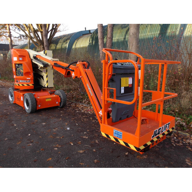 2011 جيه ال جي E300AJP-44317742