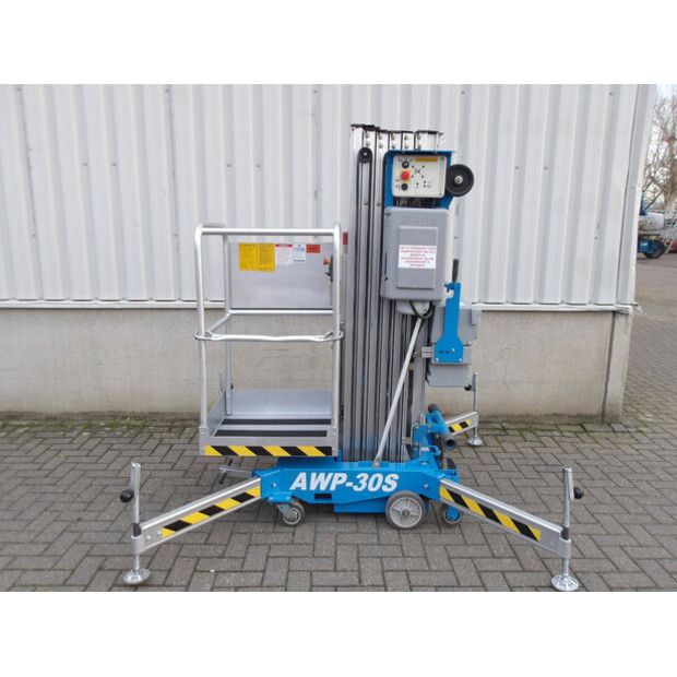 2016 Genie AWP-30S-44317756