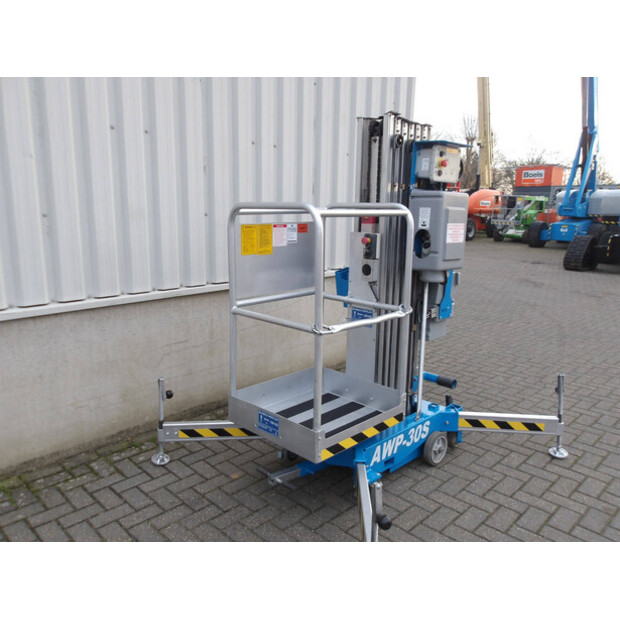 2016 Genie AWP-30S-44317758