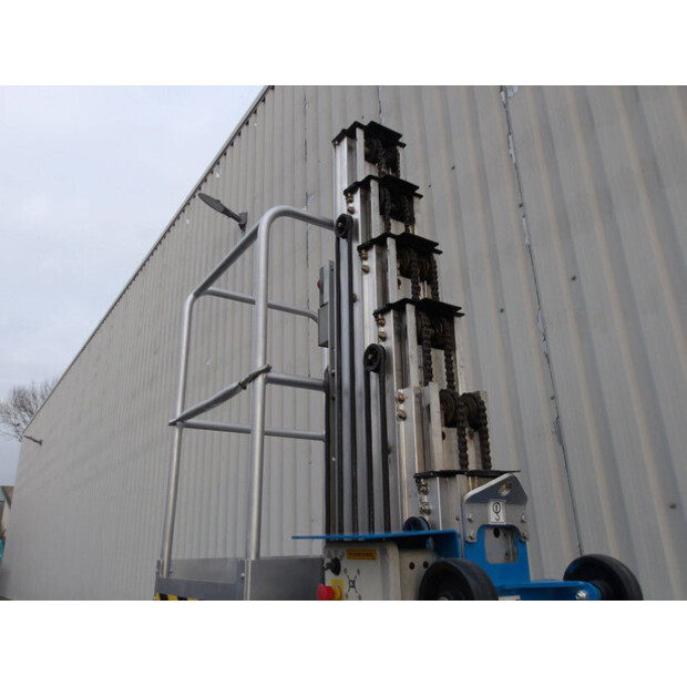 2016 Genie AWP-30S-44317761