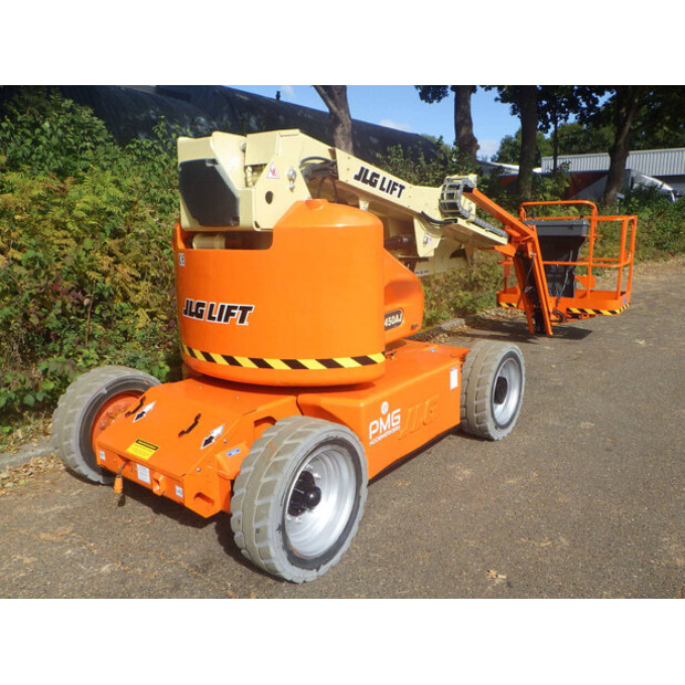 2011 JLG E450AJ-44317891