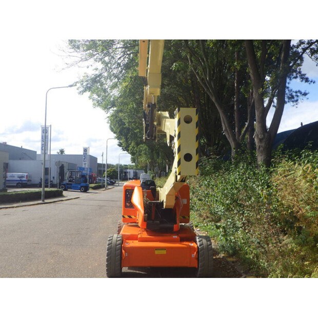 2011 JLG E450AJ-44317898