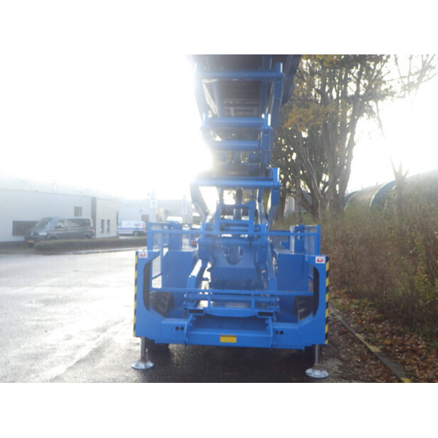 2011 جيني GS-5390-44317937