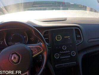 2019-renault-megane-1395192-44330481