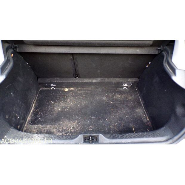 2015 Renault Clio-44330636