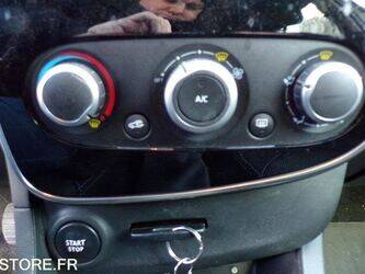 2015-renault-clio-1395210-44330639