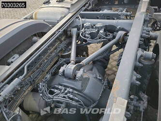 2017-mercedes-benz-antos-2533-1395256-44331438