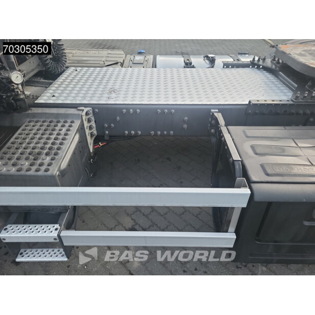 2018 فولفو FM 370-44331543