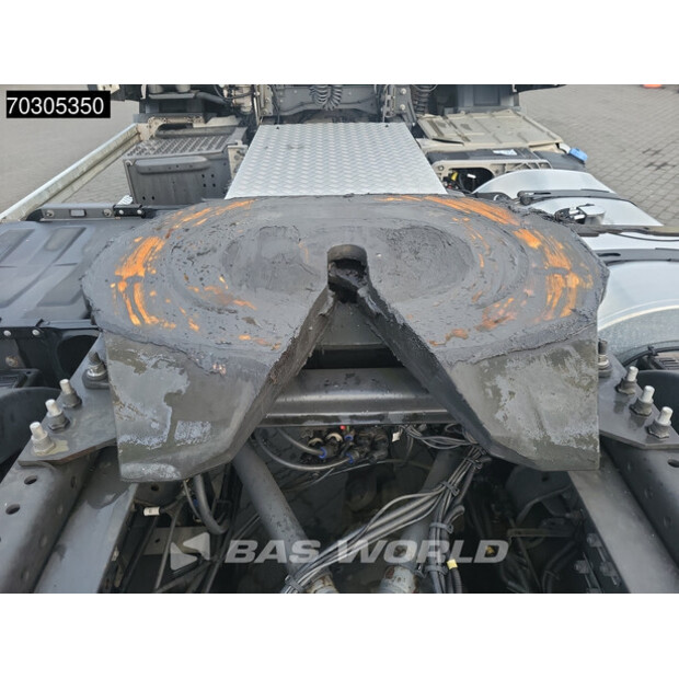 2018 فولفو FM 370-44331546