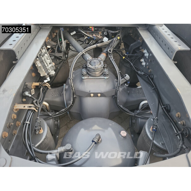 2018 فولفو FM 370-44331580