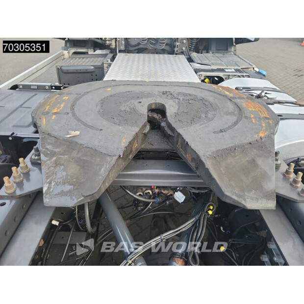 2018 فولفو FM 370-44331581