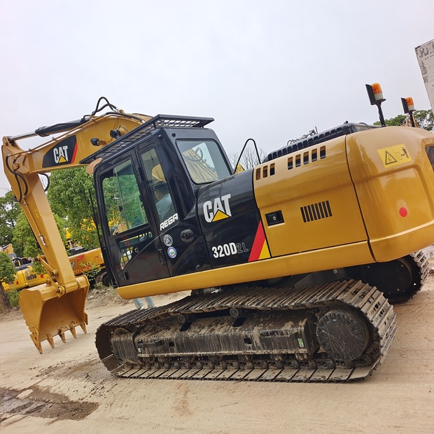 2023 Caterpillar 320D2L-44332158