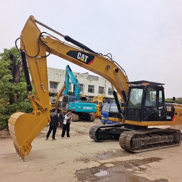 2023 Caterpillar 320D2L-44332162