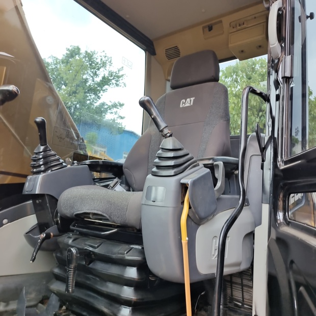 2023 Caterpillar 323D-44332273