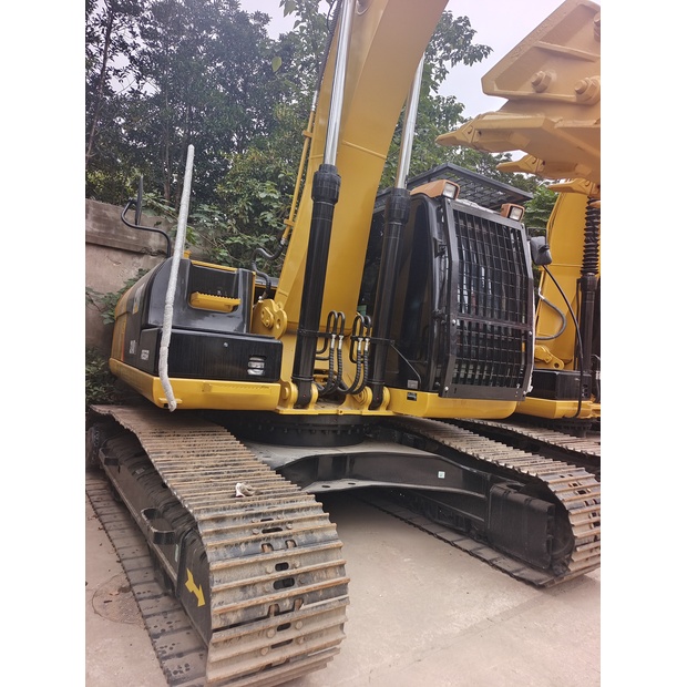 2023 Caterpillar 324D-44332310